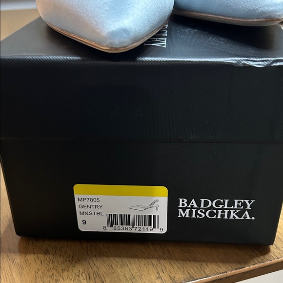 Badgley Mischka Light Blue Slingback Heels - Picture 8 of 9